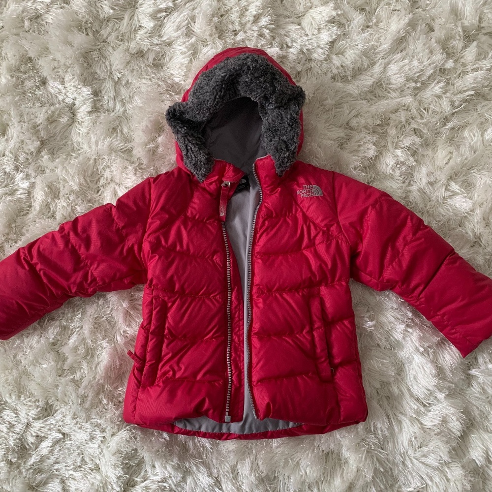 North face 550 down pink fur hood 2T girls jacket